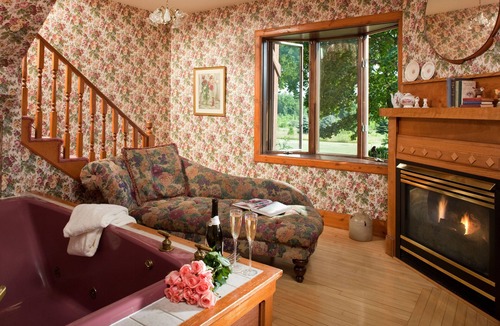 Sturgeon Bay Bed & Breakfast | Chanticleer Guest House