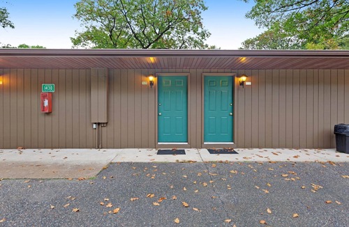Eagle River Apartment | Chanticleer Inn 56