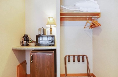 Eagle River Cabin | Chanticleer Inn