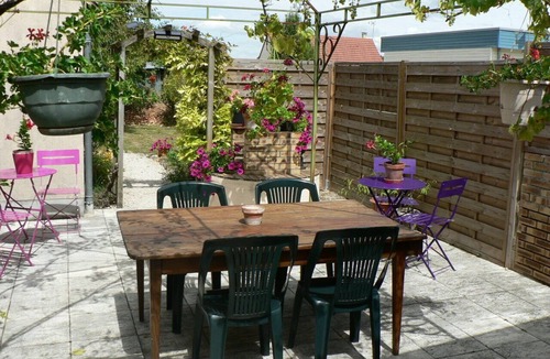 Noyers Cottage | Chantilly (Dinner and breakfast available, electric car recharging stations)
