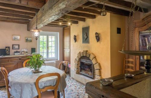 Noyers House | Chantilly ,petit déjeuner et table d'hôtes possible