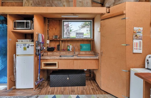 Coopers Beach House | Chaos Oval - Coopers Beach Bach