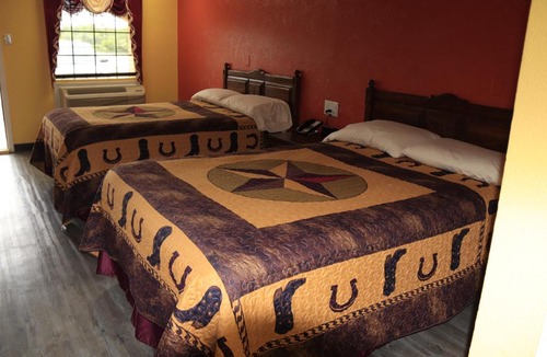 Hallettsville Hotel | Chaparral Motel Hallettsville