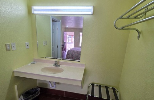 Karnes City Hotel | chaparral motel
