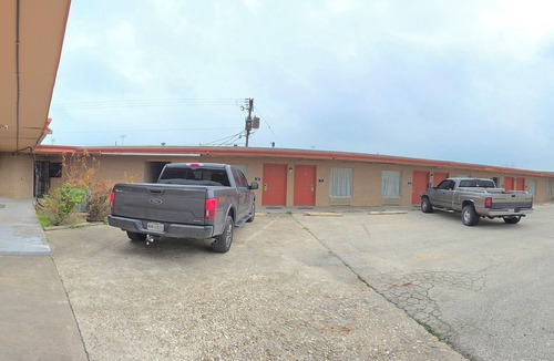 Karnes City Hotel | chaparral motel