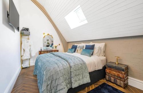 Crosby Apartment | Chapel Apartment