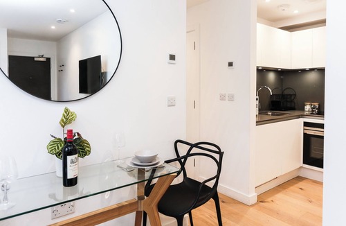 Bath City Centre Apartment | Chapel - Central Studio Apartment