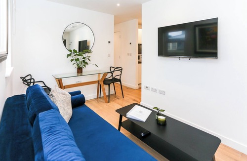 Bath City Centre Apartment | Chapel - Central Studio Apartment