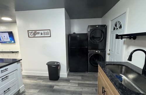 Carrboro House | Chapel Hill Duplex Delight; 5-mins from UNC/modern