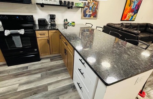 Carrboro House | Chapel Hill Duplex Delight; 5-mins from UNC/modern