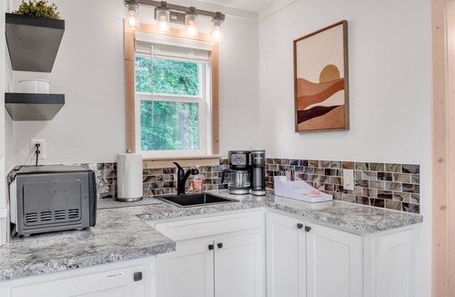 Starkville House | Chapel, Peaceful Tiny Home, 2 mi to MSU