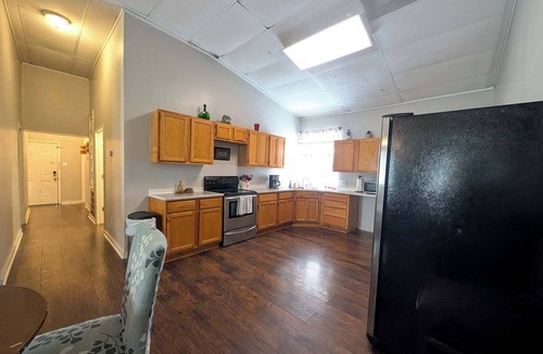 Ingleside Apartment | Chapel Summary: 🏡 Wel