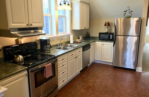 Ellwood City Bed & Breakfast | Chapel Valley Estate bed & breakfast