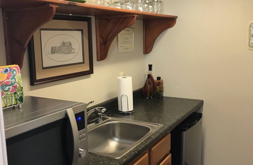 Ellwood City Bed & Breakfast | Chapel Valley Estate bed & breakfast