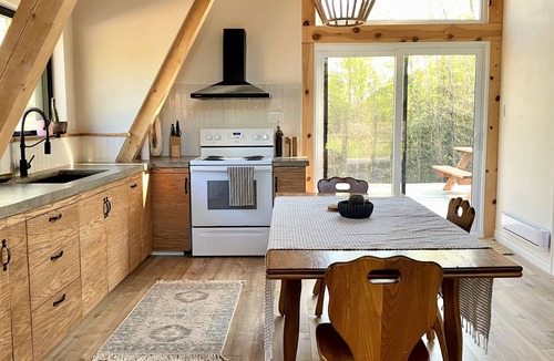 L'Anse-Saint-Jean Cabin | Chapella A Frame