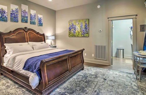 Chappell Hill Cottage | Chappell Hill Casita w/ Great Outdoor Space!