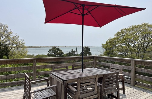 Edgartown Cottage | Chappy cottage with private beach