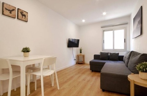 Collblanc y La Torrassa Apartment | Charming apartment near Barcelona