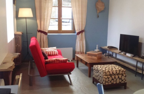 Charbonnieres-les-Vieilles House | Character property