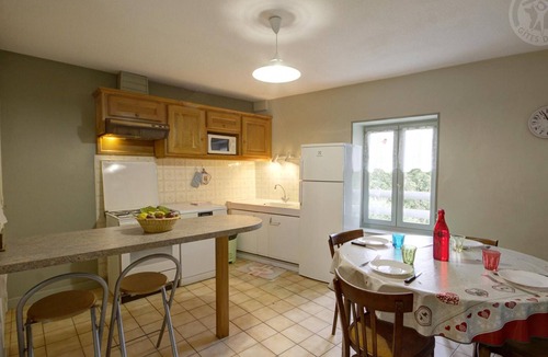 Saint-Didier-sur-Rochefort Cottage | Charming cottage in Saint-Didier-sur-Rochefort, pets allowed, perfect for 4 guests