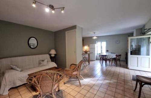 Saint-Didier-sur-Rochefort Cottage | Charming cottage in Saint-Didier-sur-Rochefort, pets allowed, perfect for 4 guests