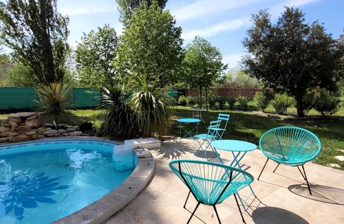 Saint-Saturnin-les-Avignon Villa | Charming villa with heated pool between Avignon and Isle sur la Sorgue