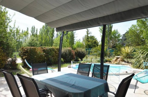 Saint-Saturnin-les-Avignon Villa | Charming villa with heated pool between Avignon and Isle sur la Sorgue