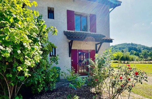 Saint-Simeon-de-Bressieux House | Charm and comfort in Isère