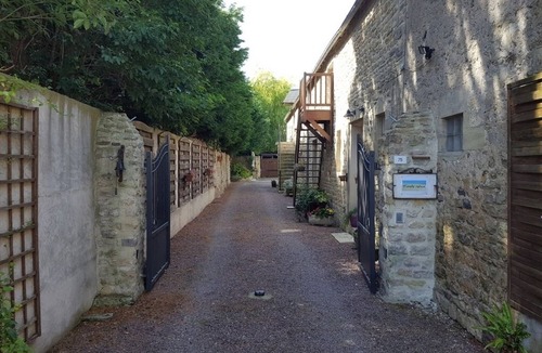 Sainte-Honorine-des-Pertes Cottage | Charming cottage near Omaha Beach