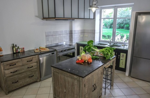 Saint-Pierre-les-Nemours House | Character house, 15 pers, 7 bedrooms, swimming pool, organic farm, park.