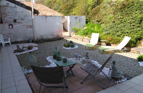 Saint-Vincent-Lespinasse House | CHARACTER GITE