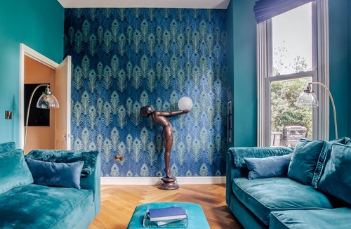 Berrylands Apartment | Character 1 bedroom apartment with garden & parking