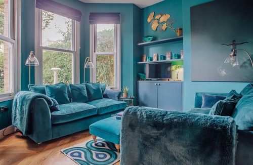 Berrylands Apartment | Character 1 bedroom apartment with garden & parking