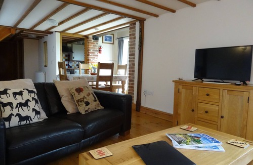 Forncett Cottage | Character 2 bedroom barn conversion in peaceful rural setting