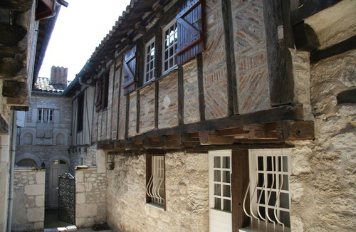 Montpezat-de-Quercy Cottage | Character cottage in the heart of Quercy