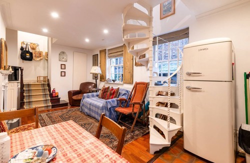 Hampstead Cottage | Character Cottage In Historic Hampstead