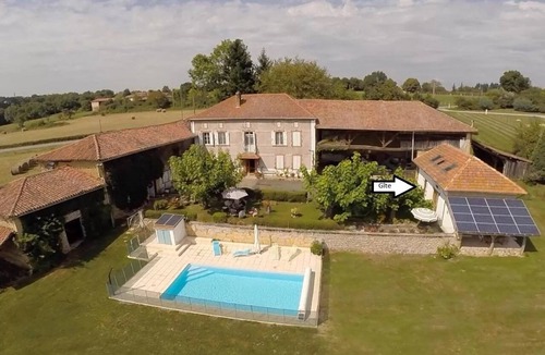Loudet Cottage | Character Cottage Magnificent Views Of The Pyrenees, 10x5m Pool, Adults only