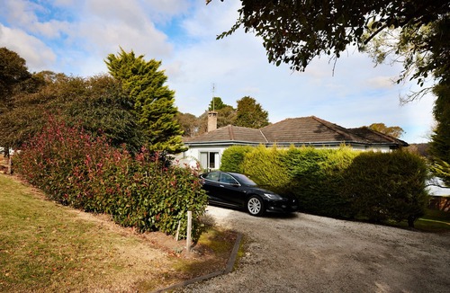 Berrima Cottage | Character cottage, simple with Fire.