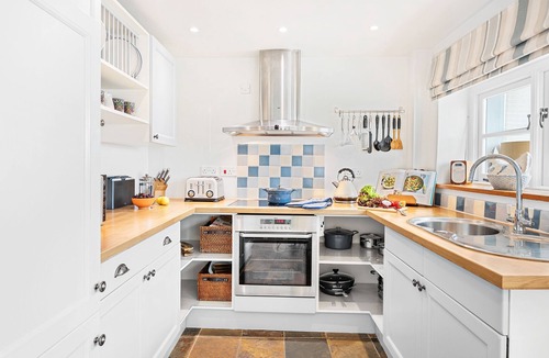 Dittisham Cottage | Character Cottage with Superb River Views