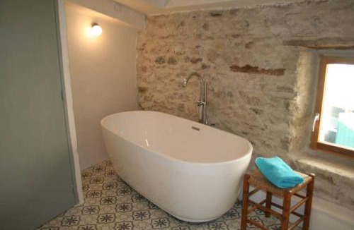 Bize-Minervois House | Character filled house overlooking the River Cesse