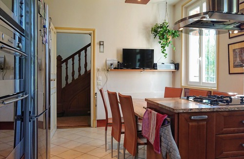 Le Celle-Saint-Cloud Villa | Character villa 8 to 15 p, 15 mn from Paris - 350 m2