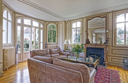 Le Celle-Saint-Cloud Villa | Character villa 8 to 15 p, 15 mn from Paris - 350 m2