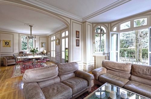 Le Celle-Saint-Cloud Villa | Character villa 8 to 15 p, 15 mn from Paris - 350 m2