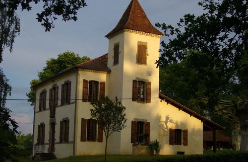 Saint-Pierre-du-Mont House | Character property in a wooded park with swimming pool