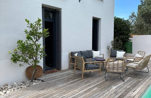 Saint-Hippolyte House | Character house in village center