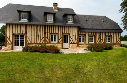 Crouttes Cottage | Character house in Crouttes with fireplace and pets allowed