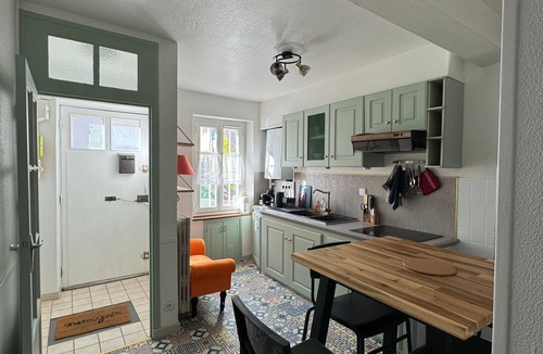 Foix House | Character house, located beneath the Château de Foix. Ideal for families.