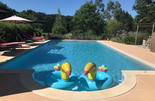 Parisot House | Character house with large pool