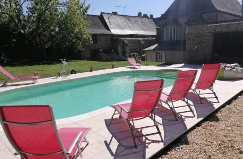 Pouance House | Character House with Pool and Jacuzzi