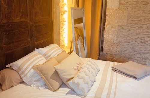 Le Bu-sur-Rouvres House | Character room